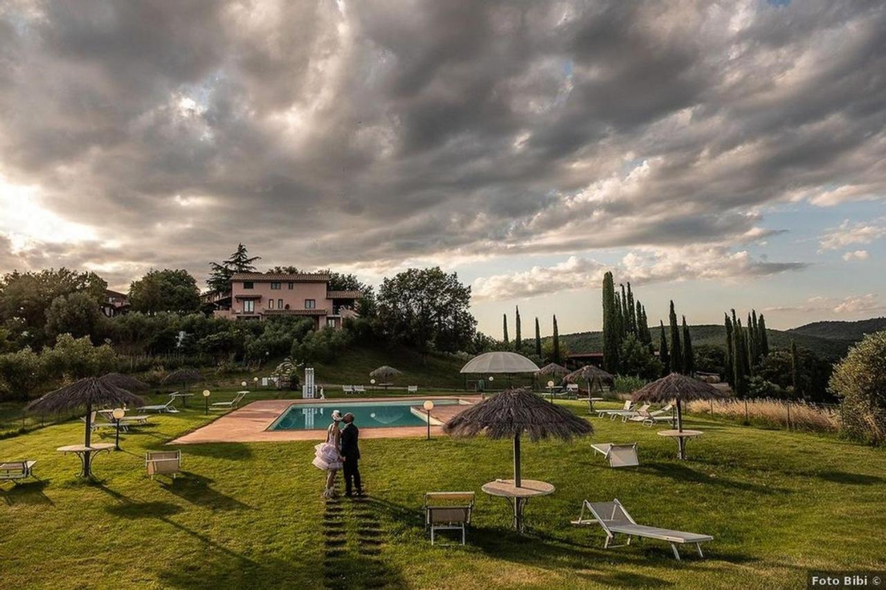 Agriturismo Poggio Corbello La Pesta Bagian luar foto