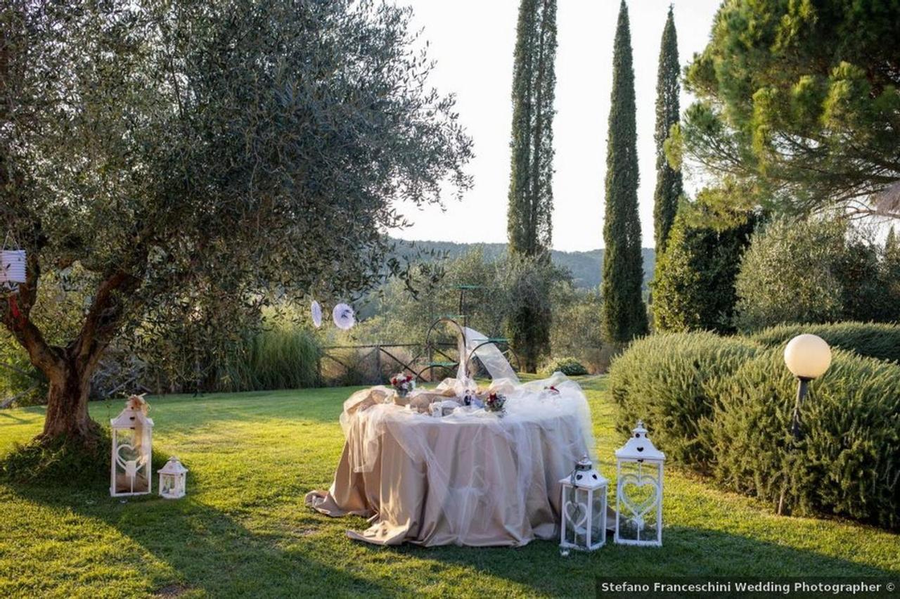 Agriturismo Poggio Corbello La Pesta Bagian luar foto