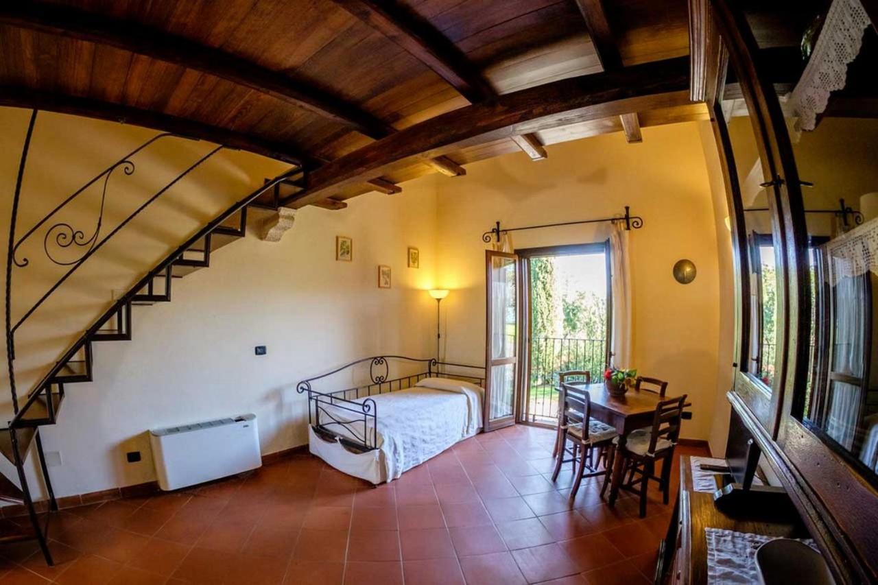 Agriturismo Poggio Corbello La Pesta Bagian luar foto