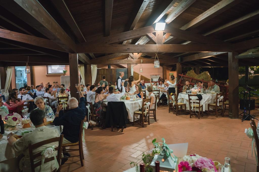 Agriturismo Poggio Corbello La Pesta Bagian luar foto