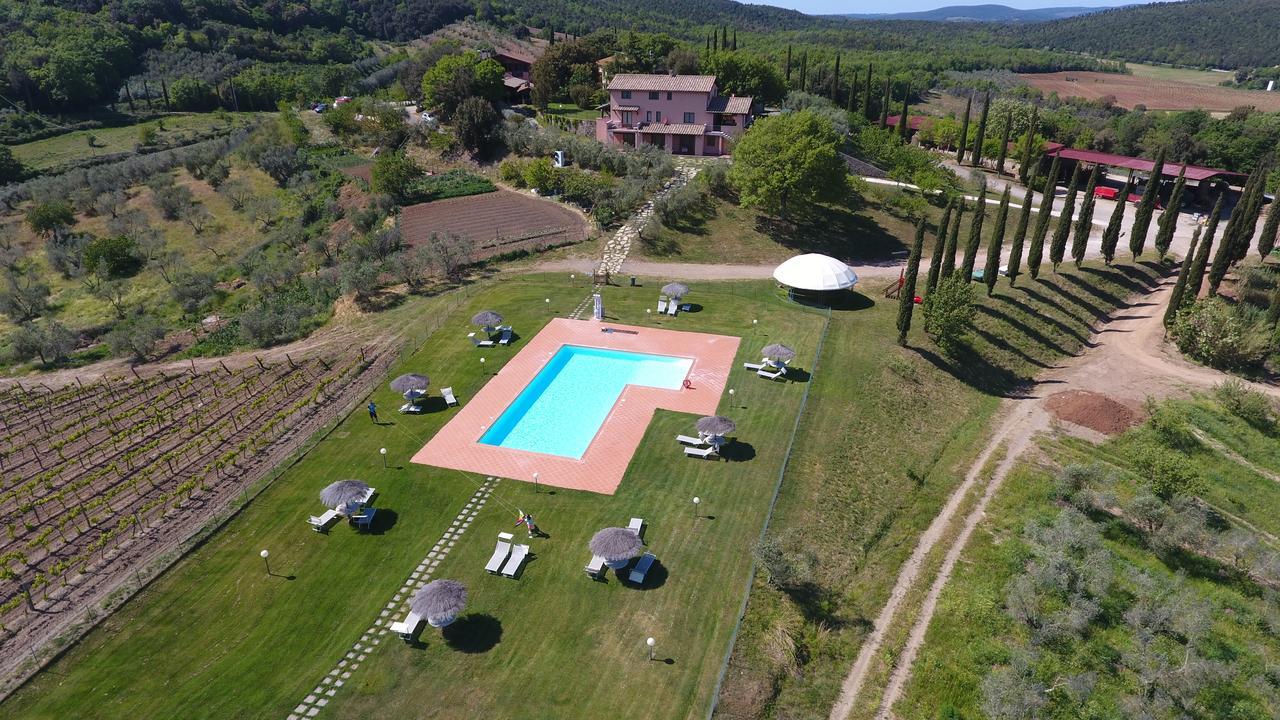 Agriturismo Poggio Corbello La Pesta Bagian luar foto
