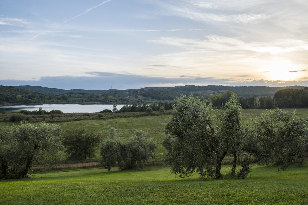 Agriturismo Poggio Corbello La Pesta Bagian luar foto