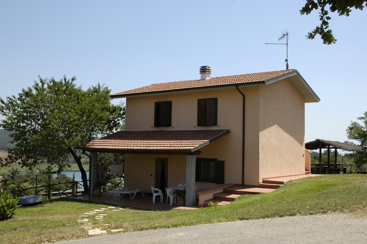 Agriturismo Poggio Corbello La Pesta Bagian luar foto